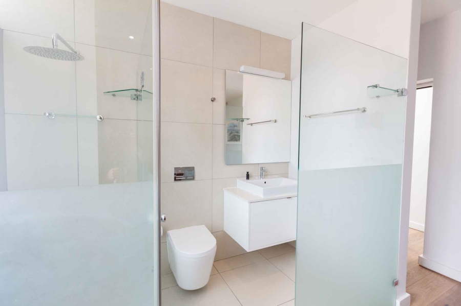 To Let 3 Bedroom Property for Rent in Green Point Western Cape